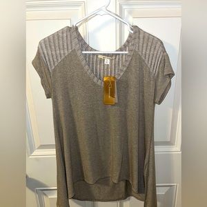 Francesca’s Short Sleeve Flowy Shirt